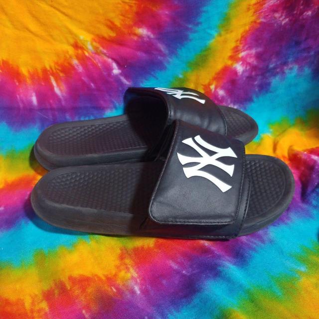 カッコイイッ(///ω///)ヤンキース□シャワーサンダル□ < 男性ファッション  カッコイイッ(///ω///)ヤンキース□シャワーサンダル□ < 男性ファッションの