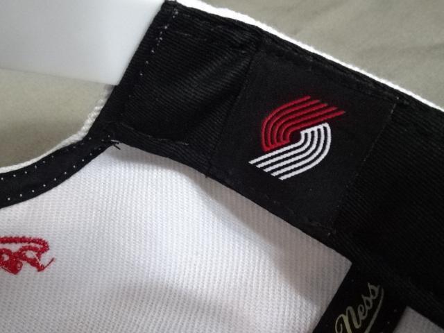 【Mitchell & Ness】NBAバスケ ポートランド トレイルブレイザーズ ロゴ刺繍入り キャップ < 男性ファッション  【Mitchell & Ness】NBAバスケ ポートランド トレイルブレイザーズ ロゴ刺繍入り キャップ < 男性ファッションの