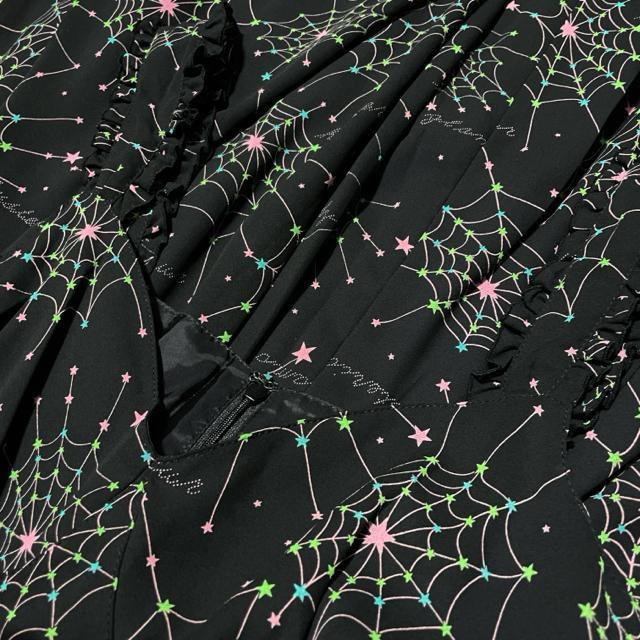 HYSTERIC GLAMOUR スパイダー 総柄 シフォン フリル ワンピース < 女性ファッション HYSTERIC GLAMOUR スパイダー 総柄 シフォン フリル ワンピース < 女性ファッションの