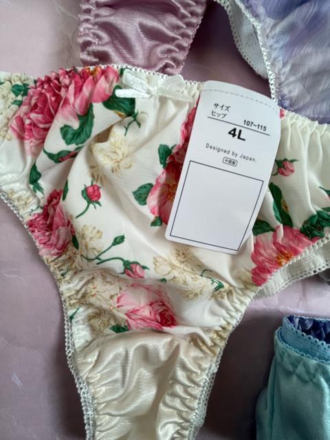 4Lサイズ!5枚セット!光沢ツルツル素材!シフォン使いあり!高貴品格!色とりどり!エレガント!Tバックショーツ!No.空 < 女性ファッション  4Lサイズ!5枚セット!光沢ツルツル素材!シフォン使いあり!高貴品格!色とりどり!エレガント!Tバックショーツ!No.空 < 女性ファッションの