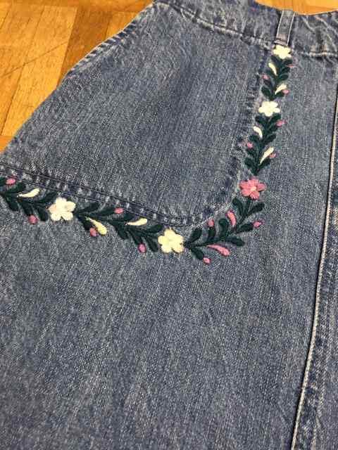 リリーブラウン メキシコ刺繍デニムスカート < ブランド  リリーブラウン メキシコ刺繍デニムスカート < ブランドの