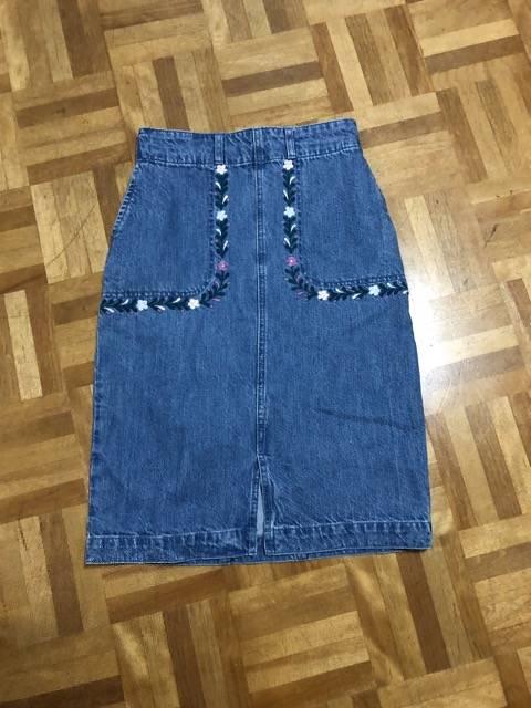 リリーブラウン メキシコ刺繍デニムスカート < ブランド  リリーブラウン メキシコ刺繍デニムスカート < ブランドの