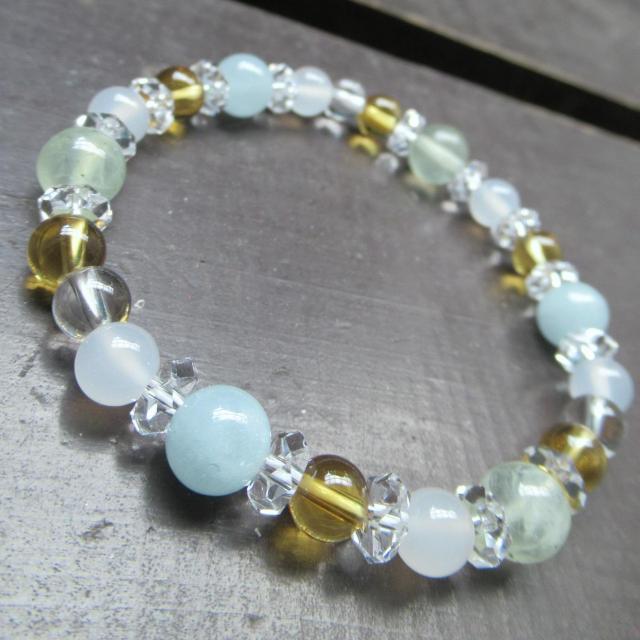 アクアマリンxプレナイトxカルセドニーxシトリンブレスレット 天然石 パワーストーン < 女性アクセサリー/時計 アクアマリンxプレナイトxカルセドニーxシトリンブレスレット 天然石 パワーストーン < 女性アクセサリー/時計の