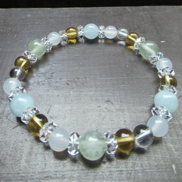 アクアマリンxプレナイトxカルセドニーxシトリンブレスレット 天然石 パワーストーン < 女性アクセサリー/時計 アクアマリンxプレナイトxカルセドニーxシトリンブレスレット 天然石 パワーストーン < 女性アクセサリー/時計の