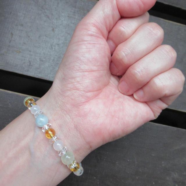 アクアマリンxプレナイトxカルセドニーxシトリンブレスレット 天然石 パワーストーン < 女性アクセサリー/時計 アクアマリンxプレナイトxカルセドニーxシトリンブレスレット 天然石 パワーストーン < 女性アクセサリー/時計の