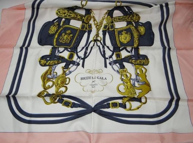 HERMES エルメス カレ90 馬具柄 シルクスカーフ ピンク系<USED> < ブランド HERMES エルメス カレ90 馬具柄 シルクスカーフ ピンク系<USED> < ブランドの