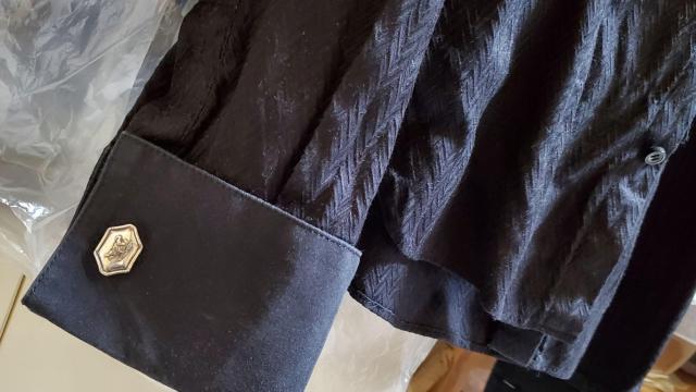 正規レア バーバリー 騎士 ヘリテージ ホース ヘキサゴンSVカフス エンブレムロゴ 盾カフリンクスボタン エクエストリアンナイト < ブランド  正規レア バーバリー 騎士 ヘリテージ ホース ヘキサゴンSVカフス エンブレムロゴ 盾カフリンクスボタン エクエストリアンナイト < ブランドの