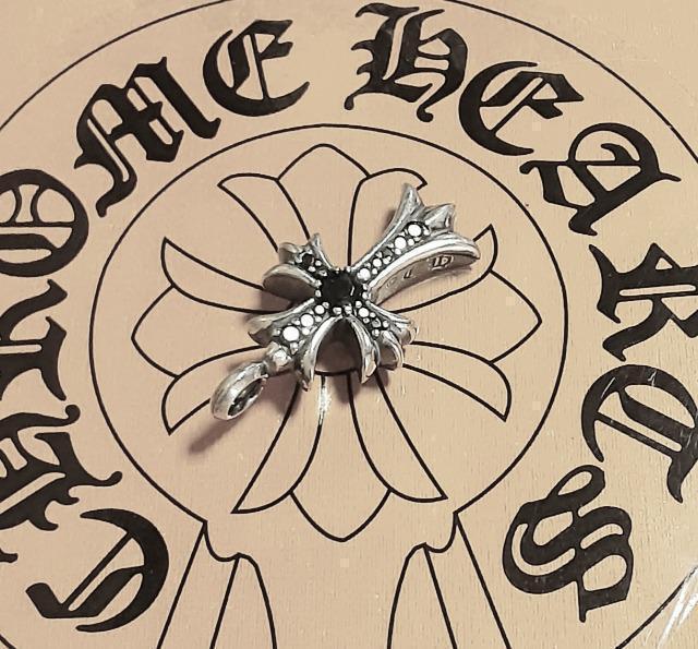 ラスト1点!chrome hearts☆クロムハーツ タイニーファット CHクロスチャーム アフターブラックpave/美品! < ブランド ラスト1点!chrome hearts☆クロムハーツ タイニーファット CHクロスチャーム アフターブラックpave/美品! < ブランドの