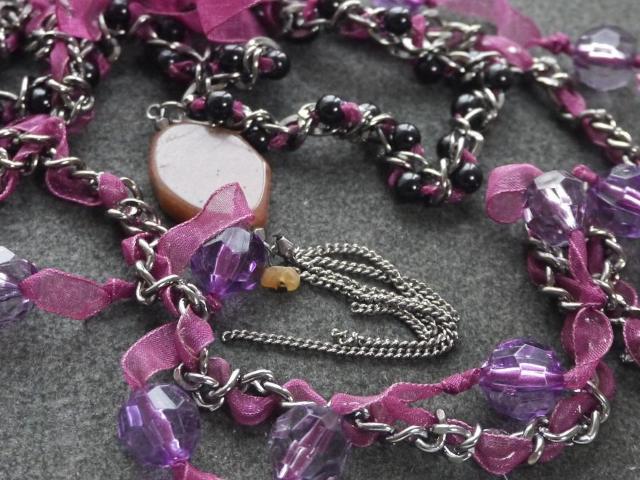 新品アンティーク調 異素材紫系リボンネックレス < 女性アクセサリー/時計 新品アンティーク調 異素材紫系リボンネックレス < 女性アクセサリー/時計の
