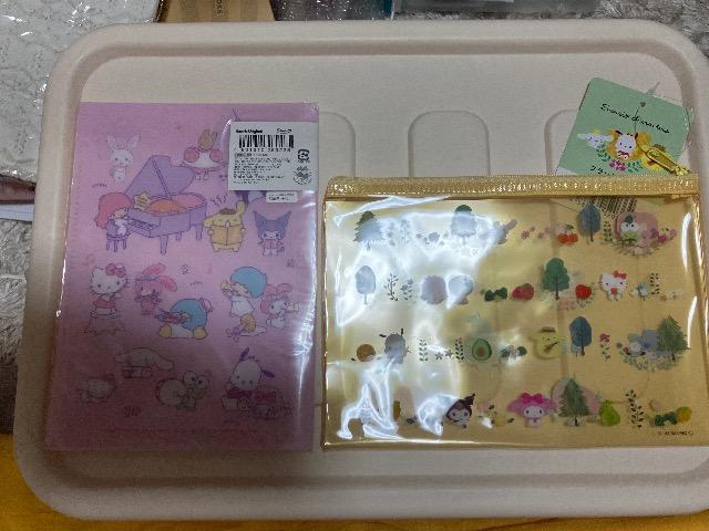 サンリオ ポーチとミニクリアファイル < おもちゃ  サンリオ ポーチとミニクリアファイル < おもちゃの