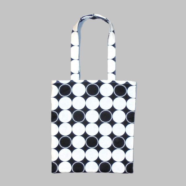 ◆ちょっと持ちぺたんこトートバッグ◆北欧◆リングリング 白サークル柄×黒地◆エコバッグ サブバッグ < 女性ファッション ◆ちょっと持ちぺたんこトートバッグ◆北欧◆リングリング 白サークル柄×黒地◆エコバッグ サブバッグ < 女性ファッションの
