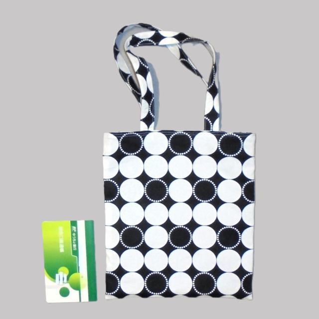 ◆ちょっと持ちぺたんこトートバッグ◆北欧◆リングリング 白サークル柄×黒地◆エコバッグ サブバッグ < 女性ファッション ◆ちょっと持ちぺたんこトートバッグ◆北欧◆リングリング 白サークル柄×黒地◆エコバッグ サブバッグ < 女性ファッションの