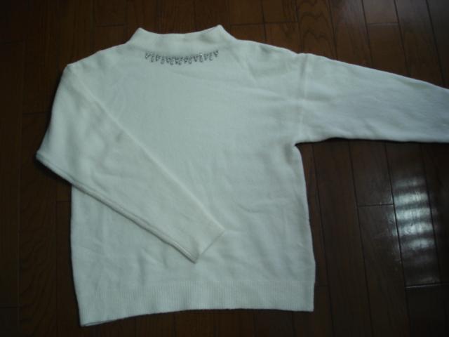 ★クイーンズコート 襟元ビジュー付きフェイクヤーンニット★着用1度!最終出品! < ブランド ★クイーンズコート 襟元ビジュー付きフェイクヤーンニット★着用1度!最終出品! < ブランドの