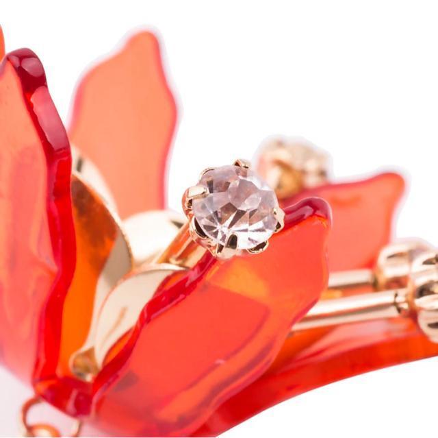 クリアフラワーピアス【新品未使用】赤×ゴールド●大振りピアス フラワーピアス ドロップ 花 < 女性アクセサリー/時計 クリアフラワーピアス【新品未使用】赤×ゴールド●大振りピアス フラワーピアス ドロップ 花 < 女性アクセサリー/時計の