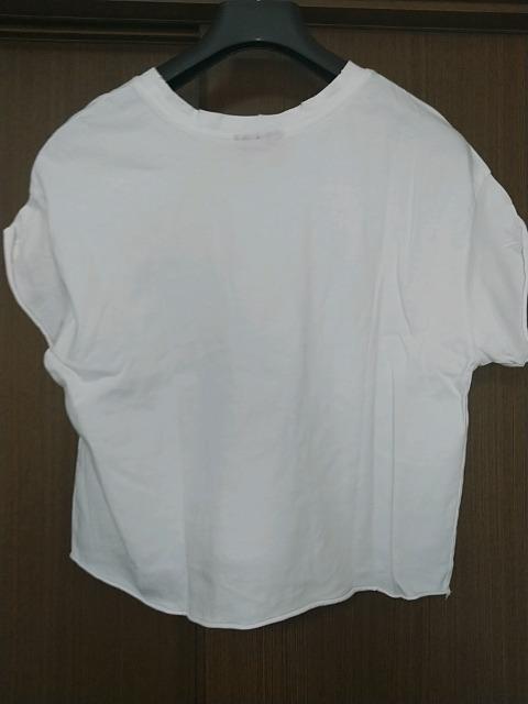 Bershka★ショート丈ダメージTシャツ★Mサイズ★美品です < ブランド  Bershka★ショート丈ダメージTシャツ★Mサイズ★美品です < ブランドの