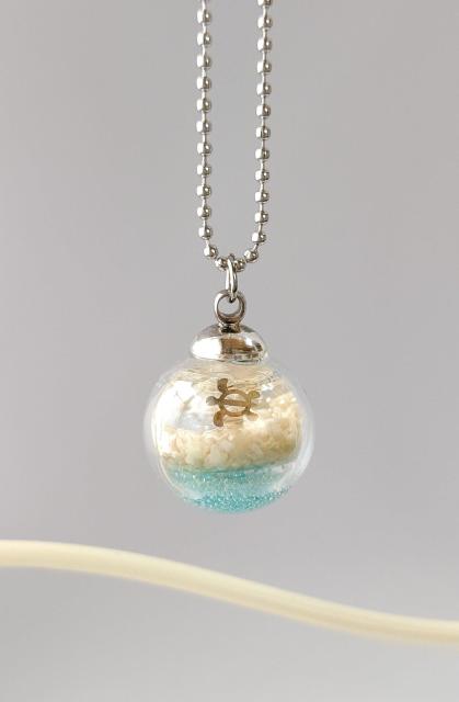 カメと星の砂とブリオンのガラスドームキーホルダー  レジン  ハンドメイド < 女性ファッション  カメと星の砂とブリオンのガラスドームキーホルダー  レジン  ハンドメイド  < 女性ファッションの