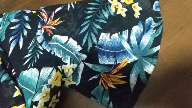 夏らしい総柄の透け半袖カーデ★Mサイズ★紐付き < 女性ファッション 夏らしい総柄の透け半袖カーデ★Mサイズ★紐付き < 女性ファッションの