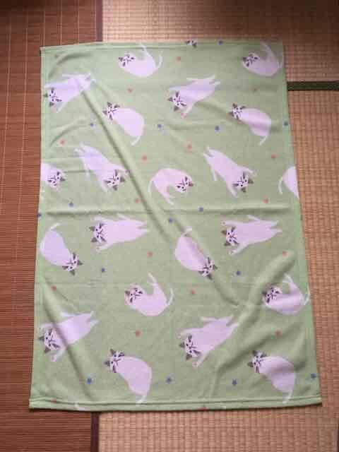 白猫のターチャン・ネコ柄サマーブランケット。ライトグリーン < インテリア/ライフ  白猫のターチャン・ネコ柄サマーブランケット。ライトグリーン  < インテリア/ライフの