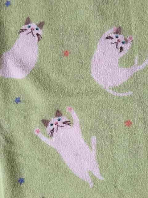 白猫のターチャン・ネコ柄サマーブランケット。ライトグリーン < インテリア/ライフ  白猫のターチャン・ネコ柄サマーブランケット。ライトグリーン < インテリア/ライフの