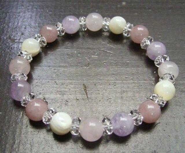 ローズクォーツx赤水晶xアメジストxマザーオブパール < 女性アクセサリー/時計 ローズクォーツx赤水晶xアメジストxマザーオブパール < 女性アクセサリー/時計の