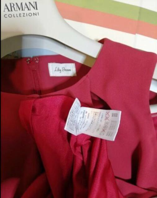 特価極美品lily Brown高級ワンピース赤レッド着痩せステキお上品大活躍 < 女性ファッション  特価極美品lily Brown高級ワンピース赤レッド着痩せステキお上品大活躍 < 女性ファッションの