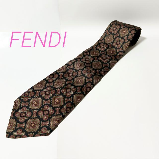 美品 FENDI フェンディ ネクタイ 花 柄 シルク < ブランド 美品 FENDI フェンディ ネクタイ 花 柄 シルク < ブランドの