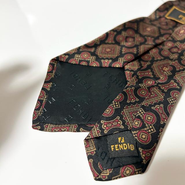 美品 FENDI フェンディ ネクタイ 花 柄 シルク < ブランド 美品 FENDI フェンディ ネクタイ 花 柄 シルク < ブランドの