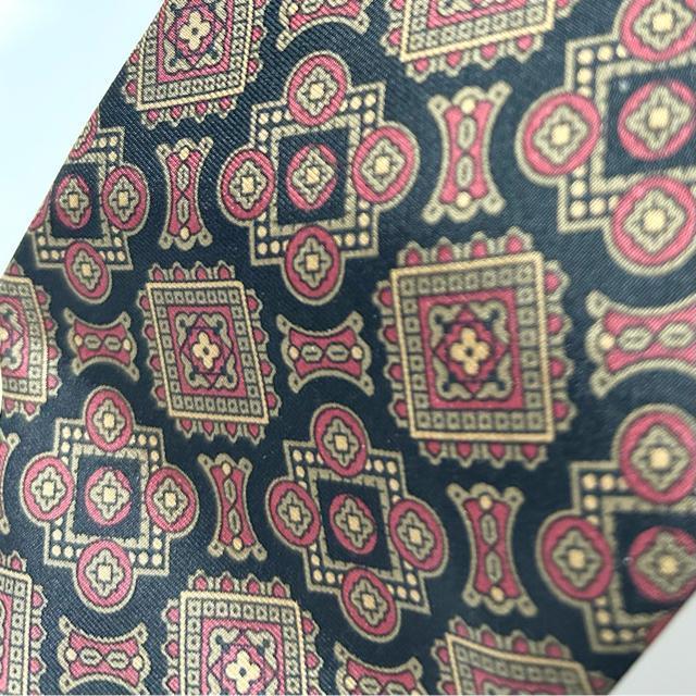 美品 FENDI フェンディ ネクタイ 花 柄 シルク < ブランド 美品 FENDI フェンディ ネクタイ 花 柄 シルク < ブランドの