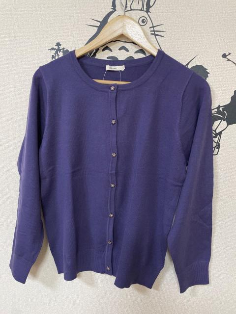 Honeys クルーネック ニットカーディガン M 深みパープル 花形ボタン < 女性ファッション Honeys クルーネック ニットカーディガン M 深みパープル 花形ボタン < 女性ファッションの