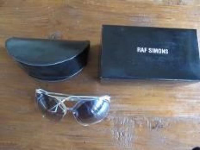 AtVYx LINDA FARROW TOX  uh 