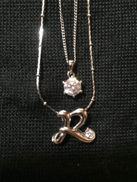 376.新品☆ストーン付き2連イニシャルネックレス☆R < 女性アクセサリー/時計  376.新品☆ストーン付き2連イニシャルネックレス☆R < 女性アクセサリー/時計の