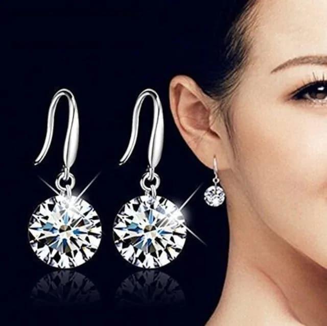ネット最安値490円★ほどよいゴージャス感でキュートなピアス < 女性アクセサリー/時計  ネット最安値490円★ほどよいゴージャス感でキュートなピアス  < 女性アクセサリー/時計の