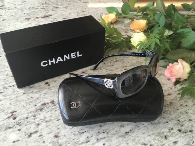 ★正規品★CHANEL★カメリアサングラス★グラデュエーションレンズ★ < ブランド  ★正規品★CHANEL★カメリアサングラス★グラデュエーションレンズ★ < ブランドの