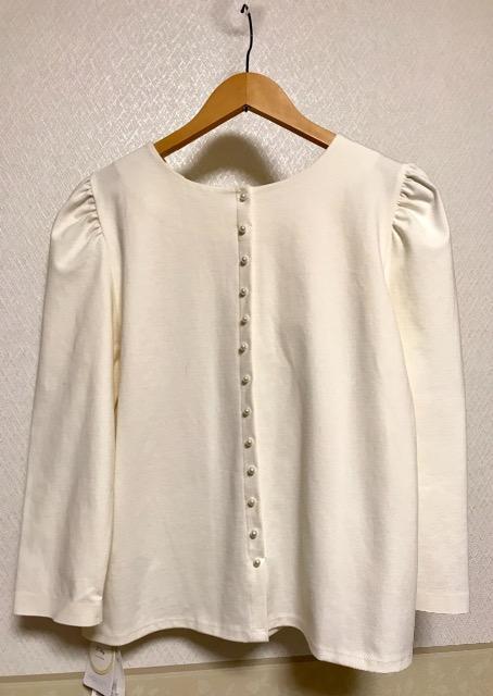 衣類 2way パール付き 肩ふんわりカットソー 白 未使用タグ付き < 女性ファッション 衣類 2way パール付き 肩ふんわりカットソー 白 未使用タグ付き < 女性ファッションの