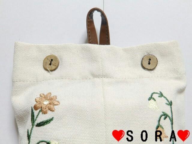 【salut!/サリュ】和風 ナチュラル♪ウッドボタン付き 壁掛けOK!花柄刺繍ティッシュボックスカバー < インテリア/ライフ 【salut!/サリュ】和風 ナチュラル♪ウッドボタン付き 壁掛けOK!花柄刺繍ティッシュボックスカバー < インテリア/ライフの
