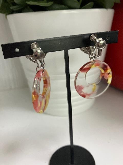 ハンドメイド アクリルフープを使用したイヤリング < 女性ファッション  ハンドメイド アクリルフープを使用したイヤリング < 女性ファッションの