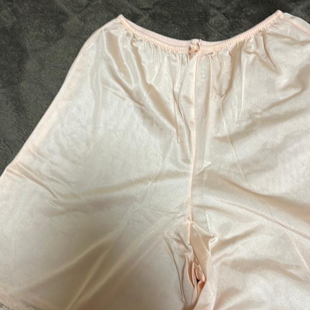 ☆☆☆☆タンス整理品 衣類 おまとめOK 花柄大ぶり フレアパンツ Mサイズ < 女性ファッション  ☆☆☆☆タンス整理品 衣類 おまとめOK 花柄大ぶり フレアパンツ Mサイズ < 女性ファッションの