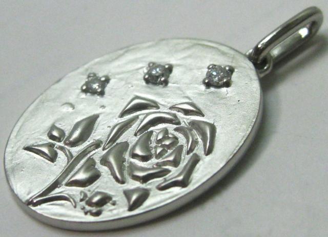 極美品 Pt999 純プラチナ ペンダント ダイヤ3ヶ 0.05ct 薔薇柄 < 女性アクセサリー/時計  極美品 Pt999 純プラチナ ペンダント ダイヤ3ヶ 0.05ct 薔薇柄 < 女性アクセサリー/時計の