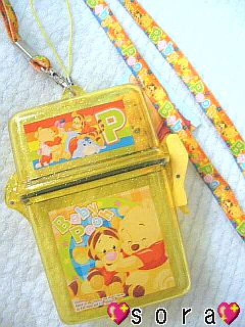 ディズニー【プーさん】可愛い♪ネックストラップ付!煙草・小物入 ケ-ス < 女性ファッション ディズニー【プーさん】可愛い♪ネックストラップ付!煙草・小物入 ケ-ス < 女性ファッションの