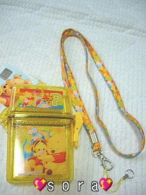 ディズニー【プーさん】可愛い♪ネックストラップ付!煙草・小物入 ケ-ス < 女性ファッション ディズニー【プーさん】可愛い♪ネックストラップ付!煙草・小物入 ケ-ス < 女性ファッションの