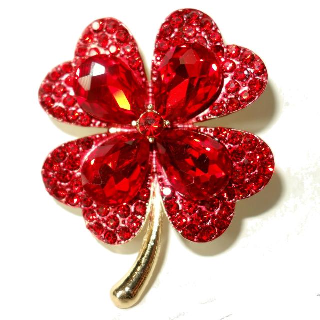 ビッグサイズ 赤色 四葉のクローバー クローバー バッジ ブローチ ラペルピン ピンバッジ ラインストーン < 女性アクセサリー/時計 ビッグサイズ 赤色 四葉のクローバー クローバー バッジ ブローチ ラペルピン ピンバッジ ラインストーン < 女性アクセサリー/時計の