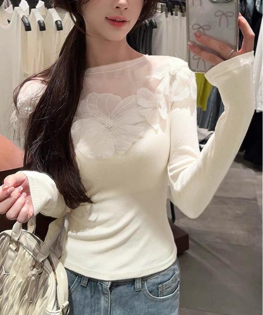送料無料 新品 花柄装飾 長袖 リブトップス 韓国風 < 女性ファッション  送料無料 新品 花柄装飾 長袖 リブトップス 韓国風 < 女性ファッションの