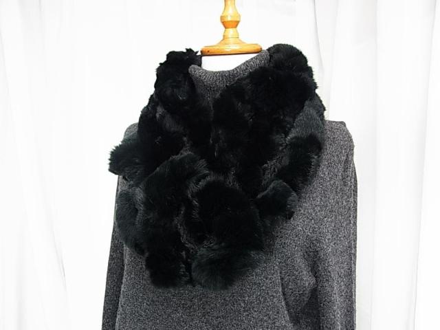 ラスト完売。極美品ラビットファー ループマフラーかぶり式ネックウォーマー 黒(4) < 女性ファッション ラスト完売。極美品ラビットファー ループマフラーかぶり式ネックウォーマー 黒(4) < 女性ファッションの