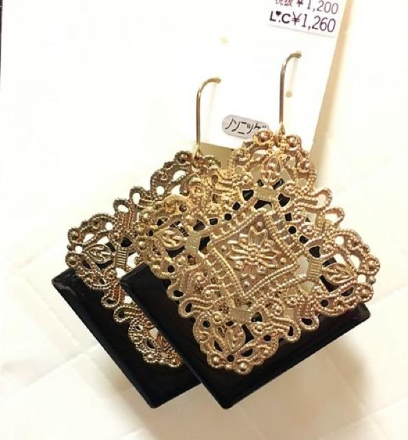 L.CHANCEピアス*ゴールド×ブラック*ひし形*大ぶり*新品 < 女性アクセサリー/時計  L.CHANCEピアス*ゴールド×ブラック*ひし形*大ぶり*新品 < 女性アクセサリー/時計の