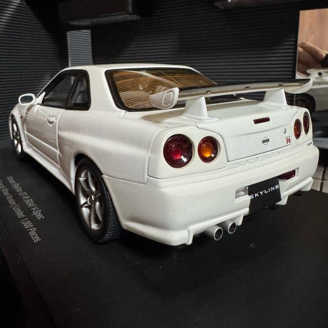 絶版未展示品 オートアート 1/18 スカイラインGT-R R34 V-Spec < ホビー  絶版未展示品 オートアート 1/18 スカイラインGT-R R34 V-Spec < ホビーの