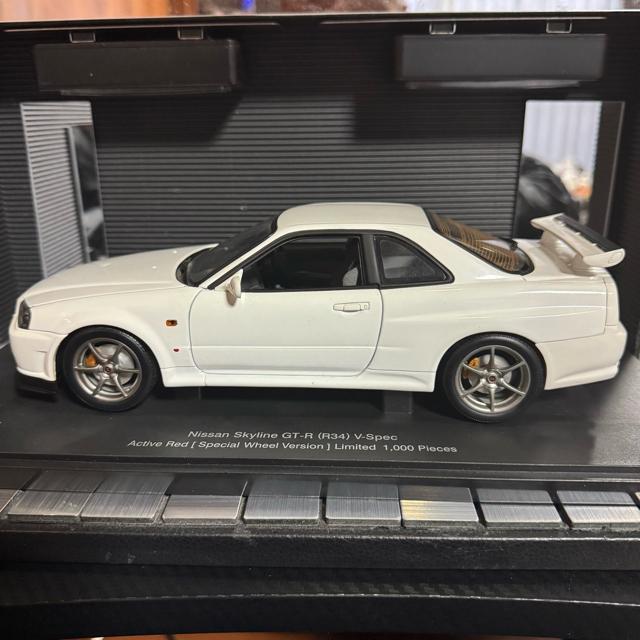 絶版未展示品 オートアート 1/18 スカイラインGT-R R34 V-Spec < ホビー  絶版未展示品 オートアート 1/18 スカイラインGT-R R34 V-Spec < ホビーの