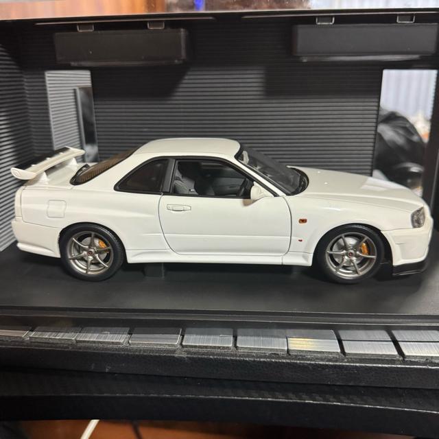 絶版未展示品 オートアート 1/18 スカイラインGT-R R34 V-Spec < ホビー  絶版未展示品 オートアート 1/18 スカイラインGT-R R34 V-Spec < ホビーの