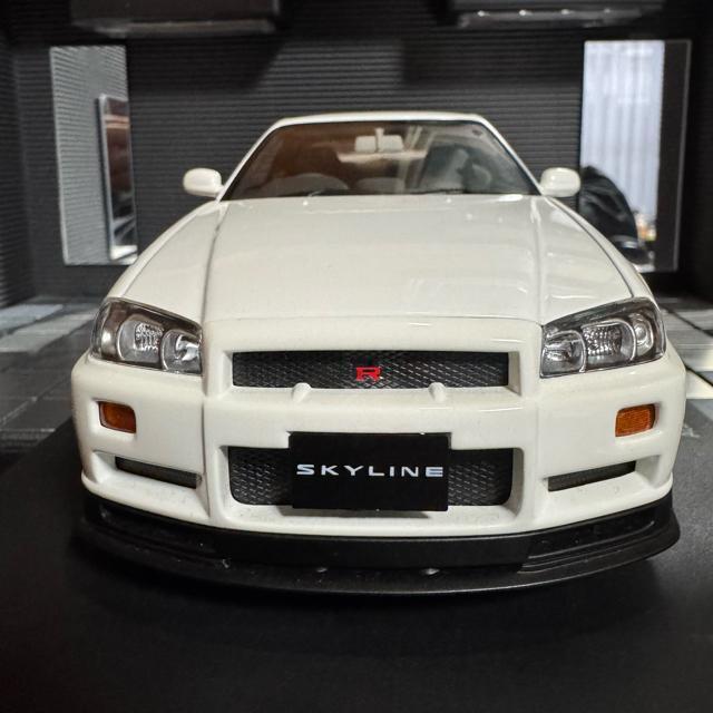 絶版未展示品 オートアート 1/18 スカイラインGT-R R34 V-Spec < ホビー  絶版未展示品 オートアート 1/18 スカイラインGT-R R34 V-Spec < ホビーの