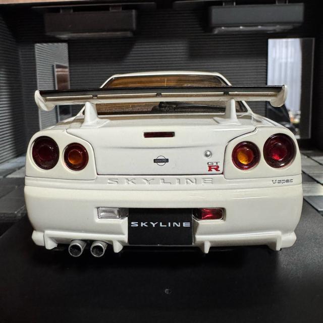 絶版未展示品 オートアート 1/18 スカイラインGT-R R34 V-Spec < ホビー  絶版未展示品 オートアート 1/18 スカイラインGT-R R34 V-Spec < ホビーの