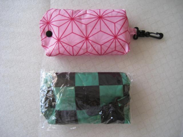 ☆ 鬼滅の刃 ☆折たたみ式 ☆ 収納袋付きトートバック ☆ 2種2枚 < アニメ/コミック/キャラクター ☆ 鬼滅の刃 ☆折たたみ式 ☆ 収納袋付きトートバック ☆ 2種2枚 < アニメ/コミック/キャラクターの